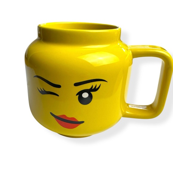 LEGO‎ Ceramic Mug Winking Girl 17.9 Oz. Ceramic Mug Yellow - Picture 5 of 9
